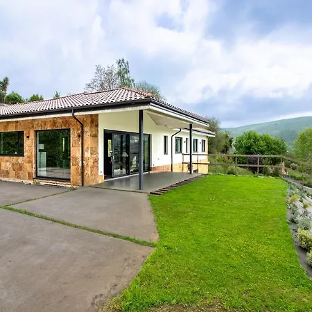Con Piscina Privada Y Vistas A La Naturaleza Вилла *