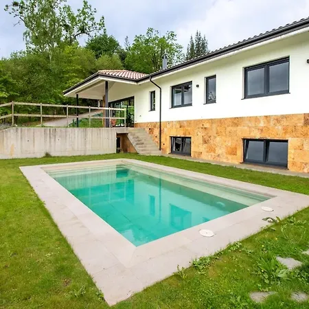 Con Piscina Privada Y Vistas A La Naturaleza Вилла