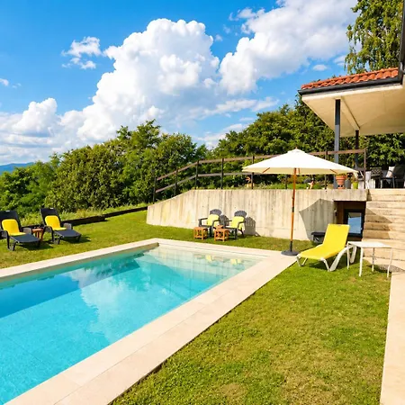 Con Piscina Privada Y Vistas A La Naturaleza Pumalverde