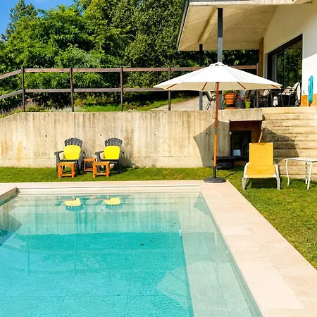 Con Piscina Privada Y Vistas A La Naturaleza Вилла *
